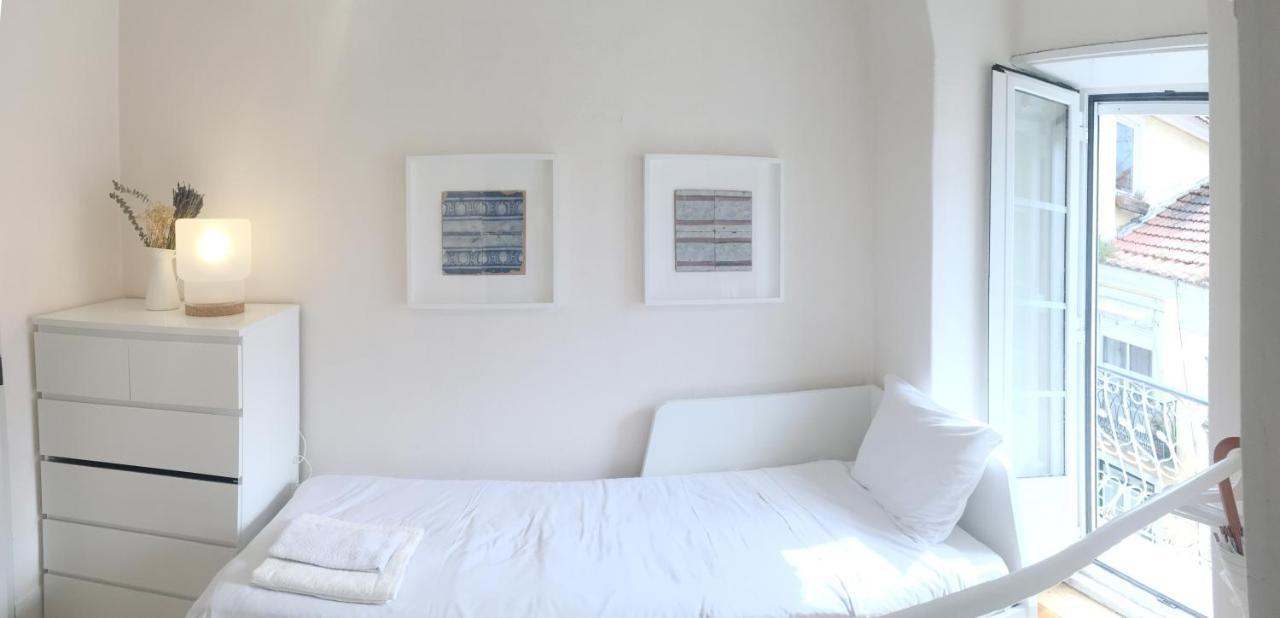 Room Atalaia- Ideal For Single Lisboa المظهر الخارجي الصورة